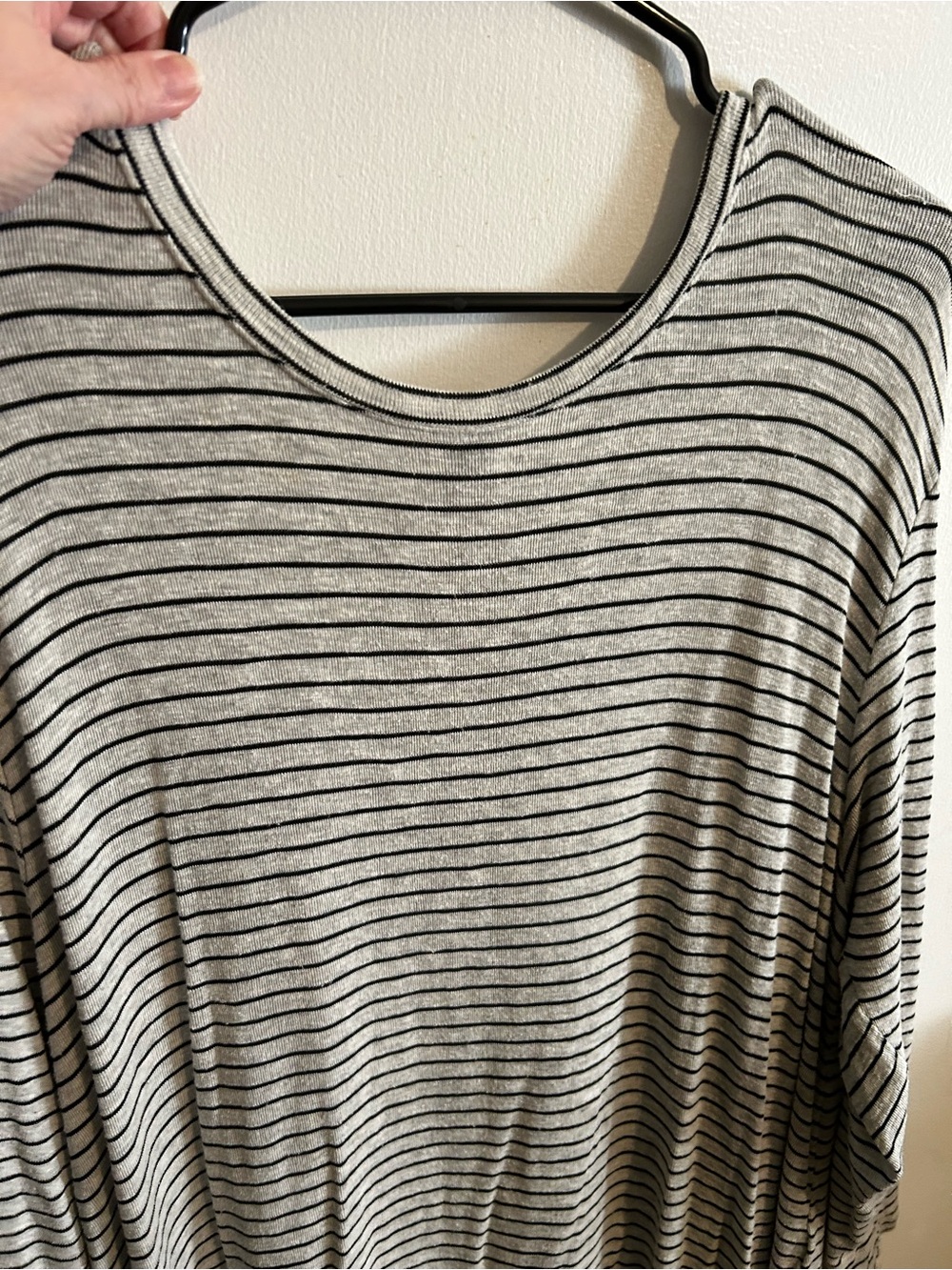 Old Navy Black & White Striped Long Sleeve Top - Picture 4 of 4